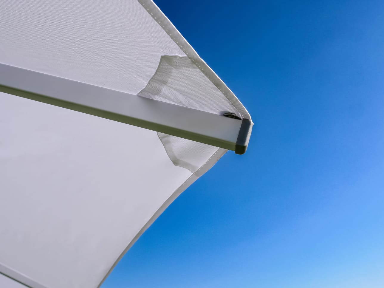 4.2m Octagonal Cafe Series – Aluminium Parasol