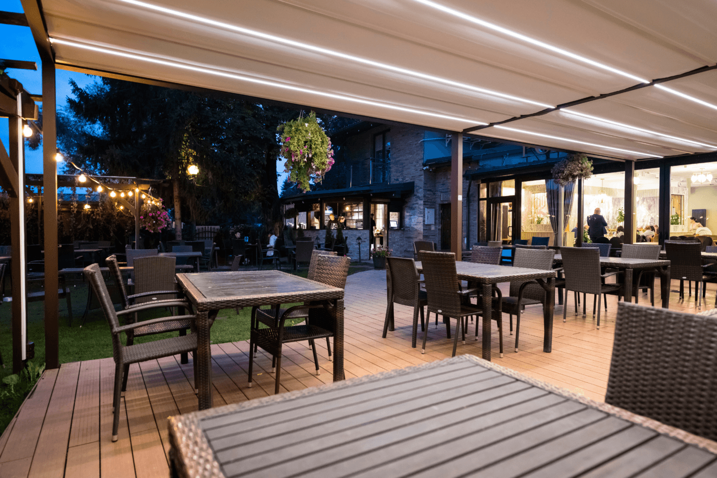 7m x 4m Cubic Retractable Roof Pergola