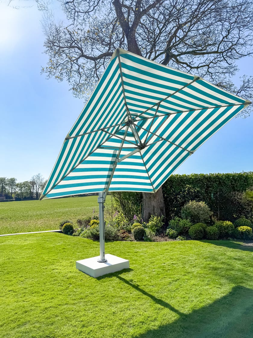 3m Square Cantilever Parasol - Eclipse