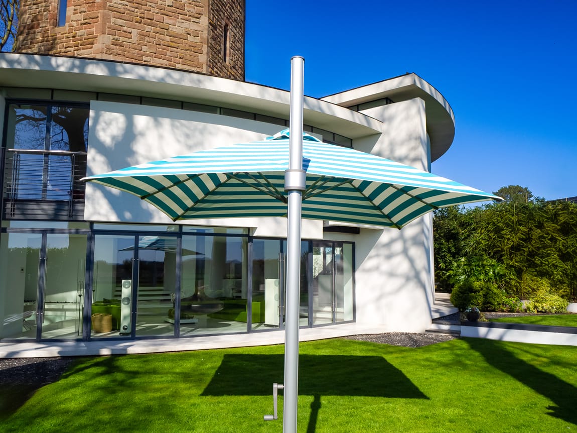 3m Square Cantilever Parasol - Eclipse
