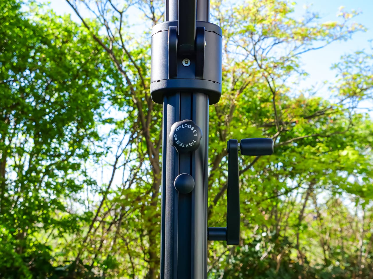 4m Octagonal Cantilever Parasol - Eclipse