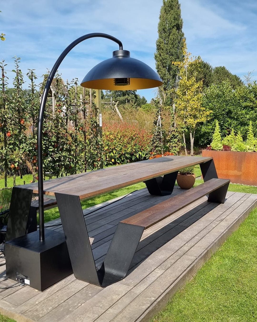 Heat-Dome-Scaled_0000_Generative-Fill-5 Heatdome - Outdoor Patio Heater
