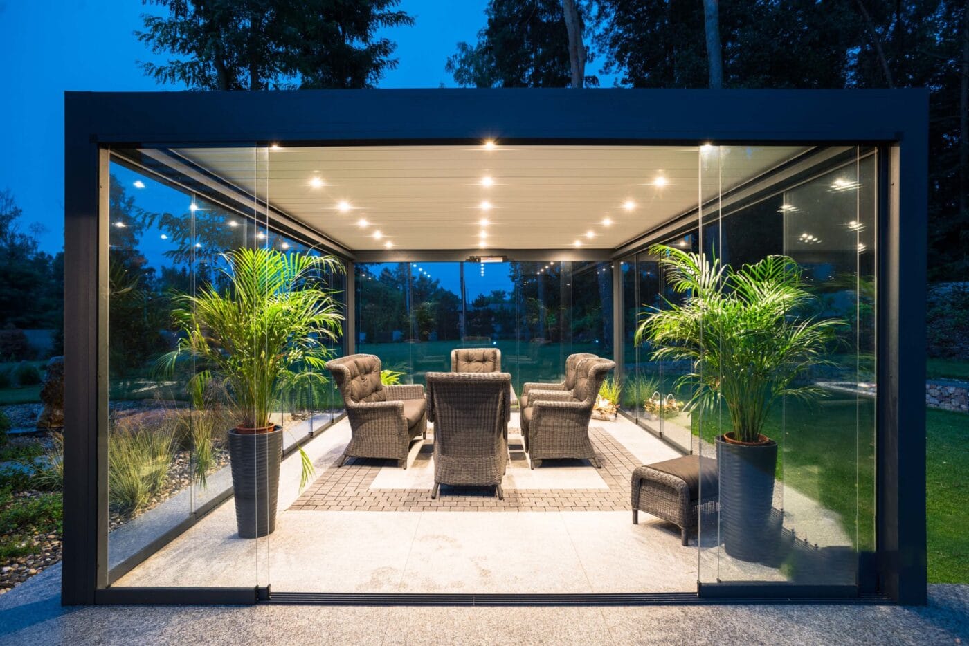 4m x 4m Square Free Standing Technic Pergola