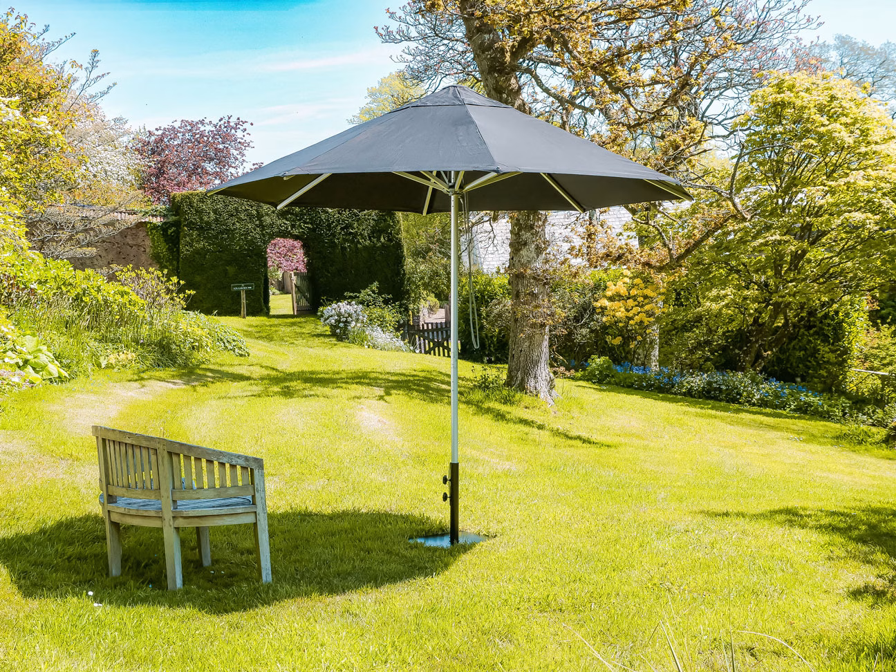 2.8m Octagonal Cafe Series – Aluminium Parasol