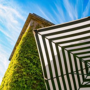 3m Square Cantilever Parasol - Eclipse