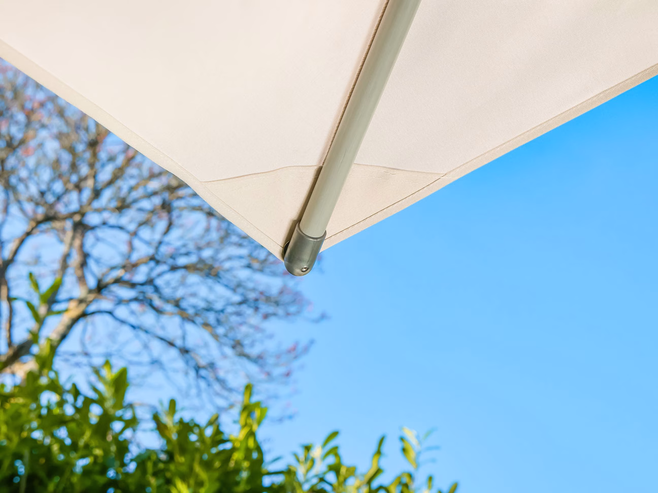 4m x 3m Rectangular Cantilever Parasol - Eclipse