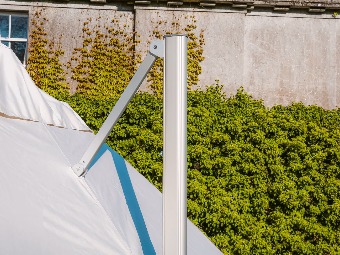 4m x 3m Rectangular Cantilever Parasol - Eclipse
