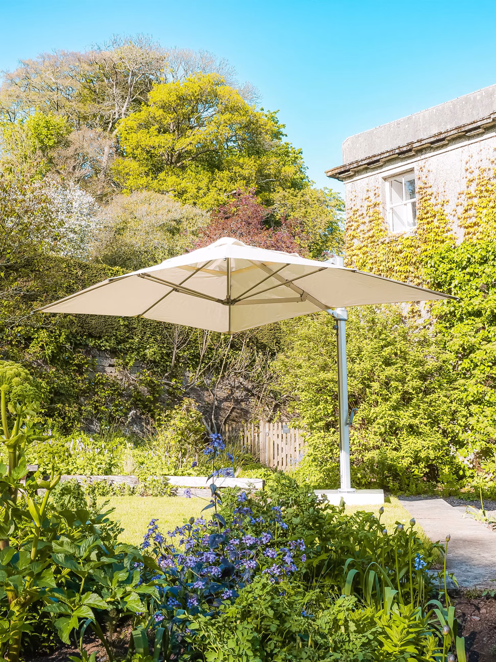 4m x 3m Rectangular Cantilever Parasol - Eclipse