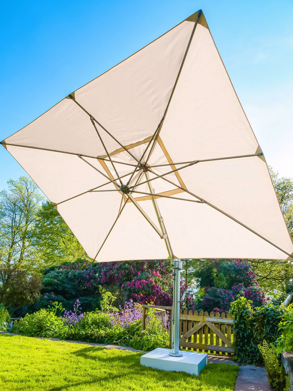 4m x 3m Rectangular Cantilever Parasol - Eclipse