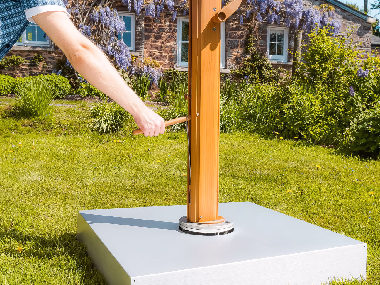 4m x 3m Rectangular Cantilever Parasol - Eclipse